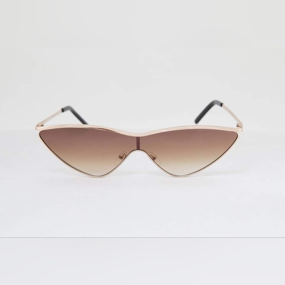 Gold framed eye cat sunglasses